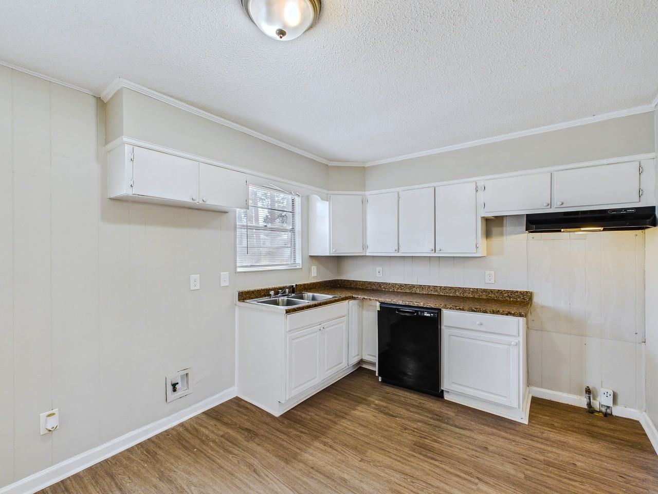 6921 Knollwood Rd - Photo 5 of 16