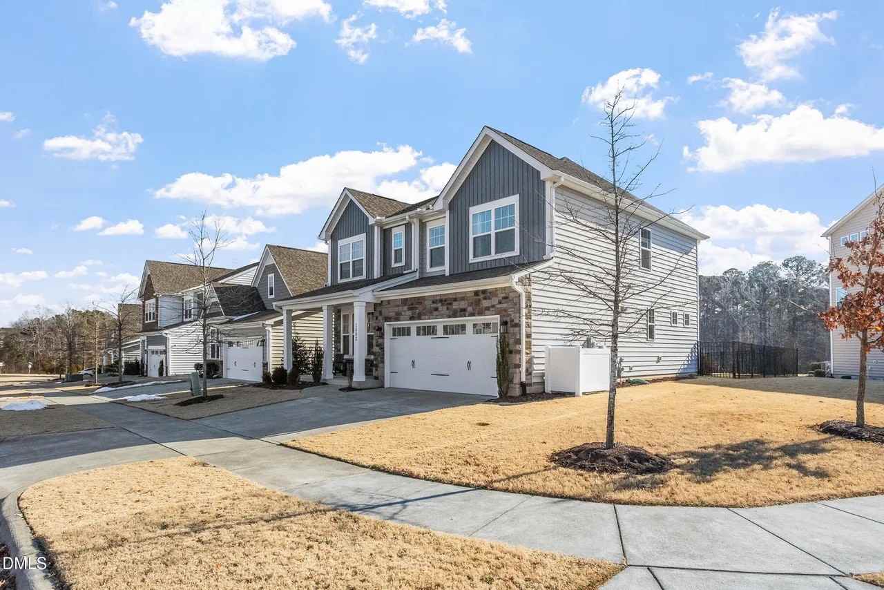 1602 Farm Pond Trl #1602 - Photo 3 of 36