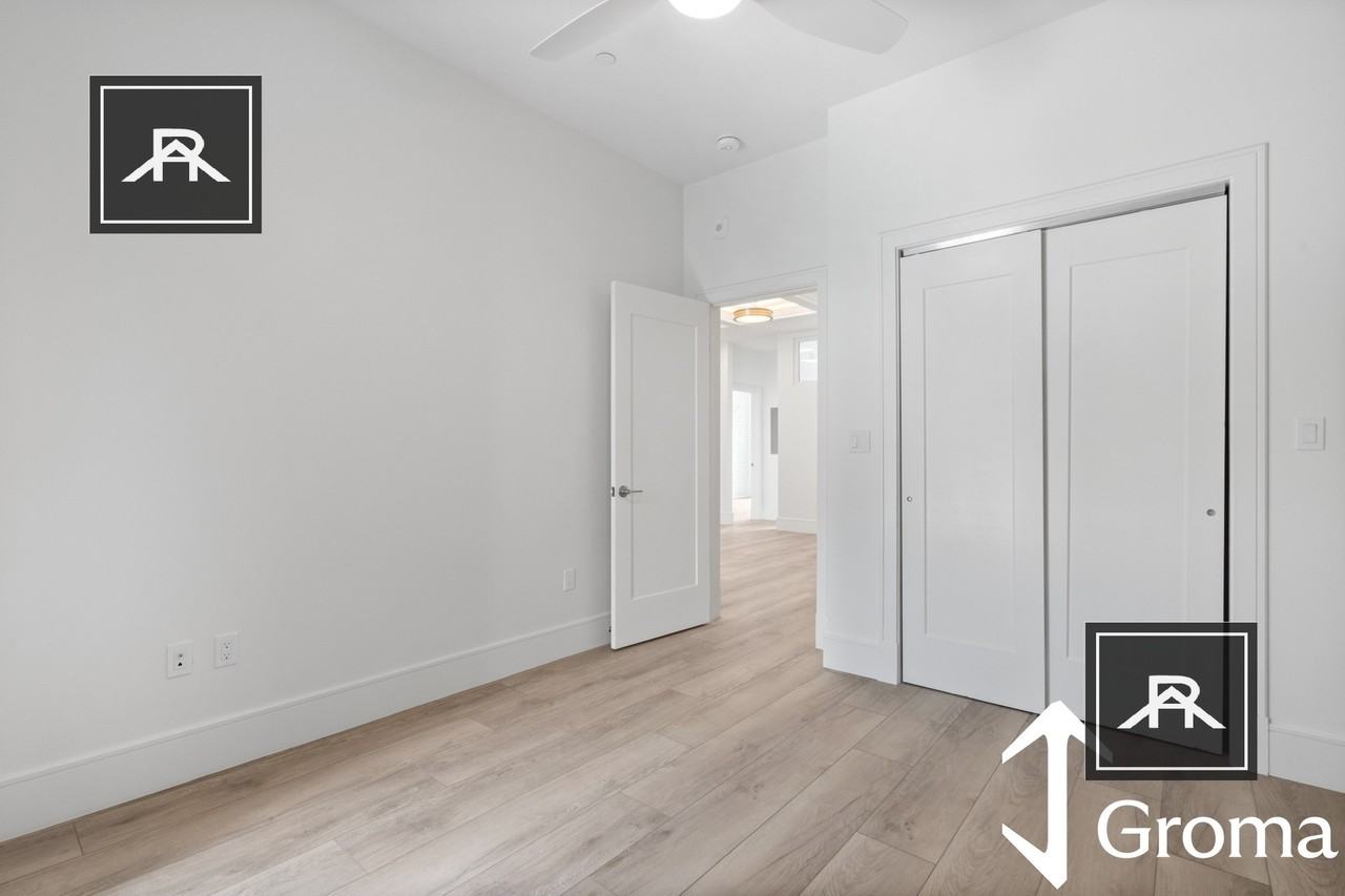 1576 Beacon St #202 - Photo 4 of 18