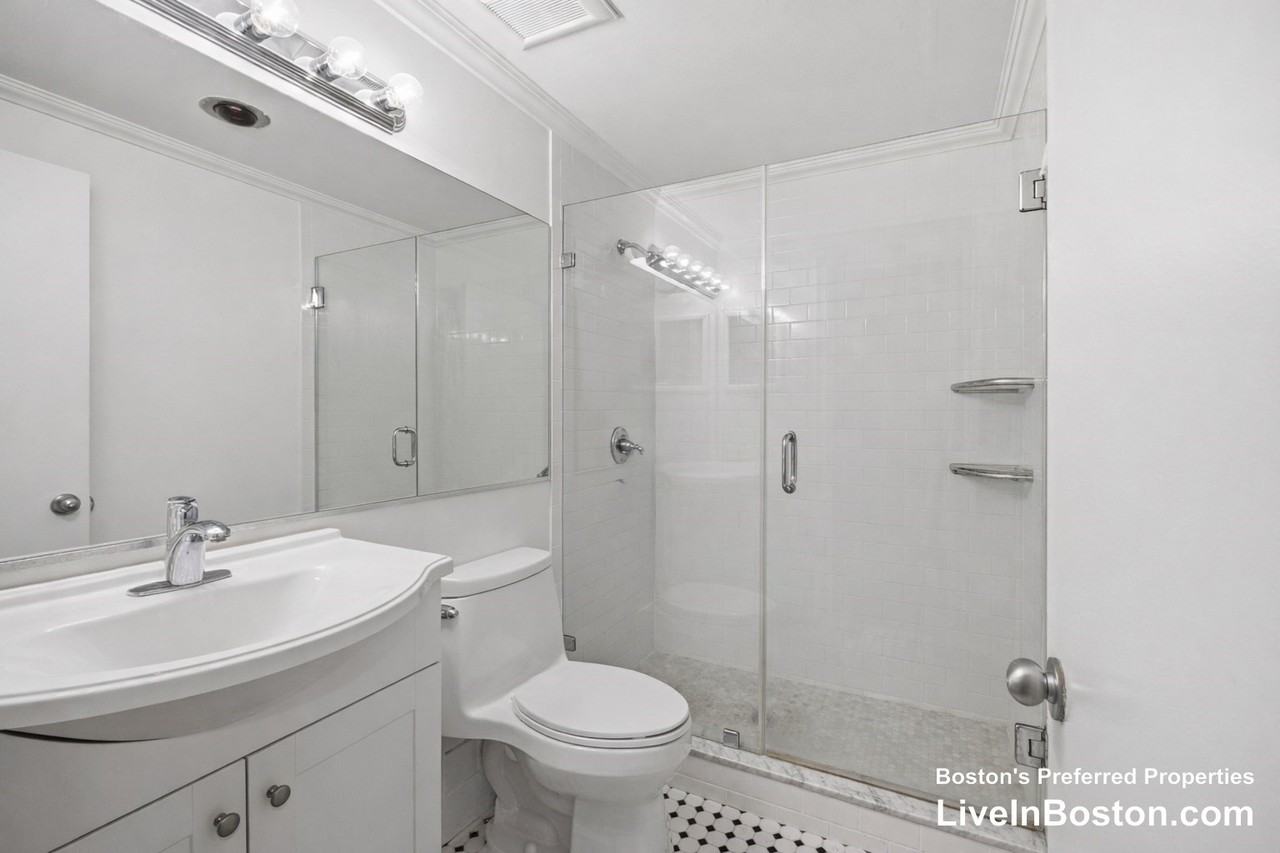 Gainsborough St. & Symphony #404 - Photo 7 of 10