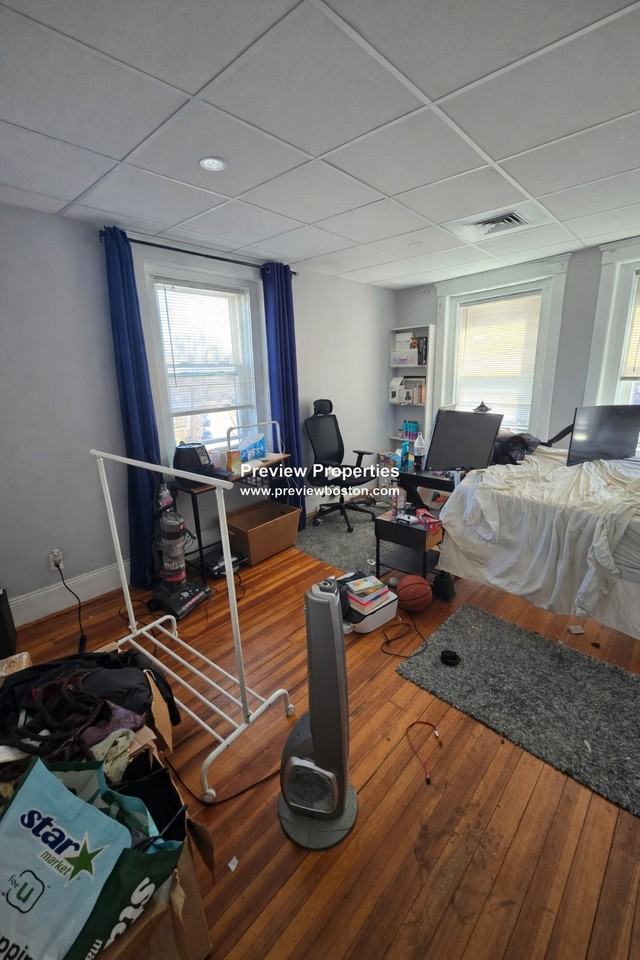 Commonwealth Ave #4F - Photo 5 of 6