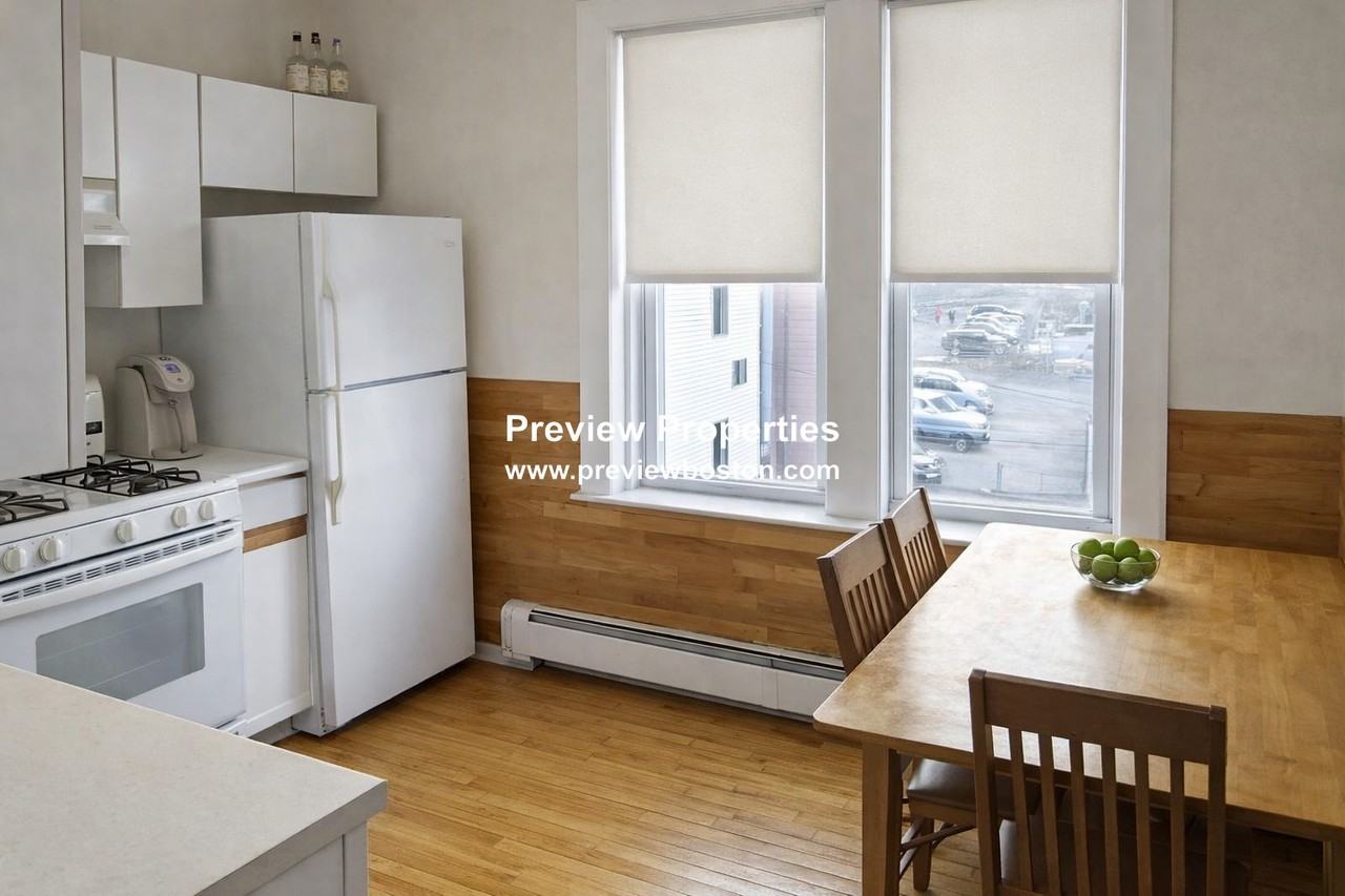 Elm St #4 - Photo 3 of 10