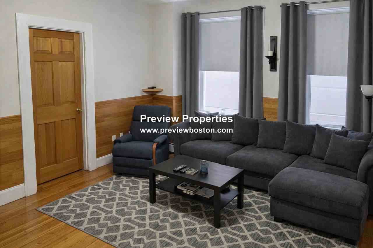 Elm St #4 - Photo 5 of 10