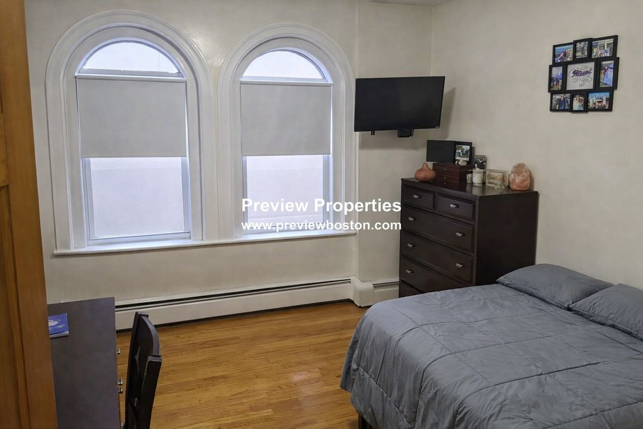 Elm St #4 - Photo 7 of 10