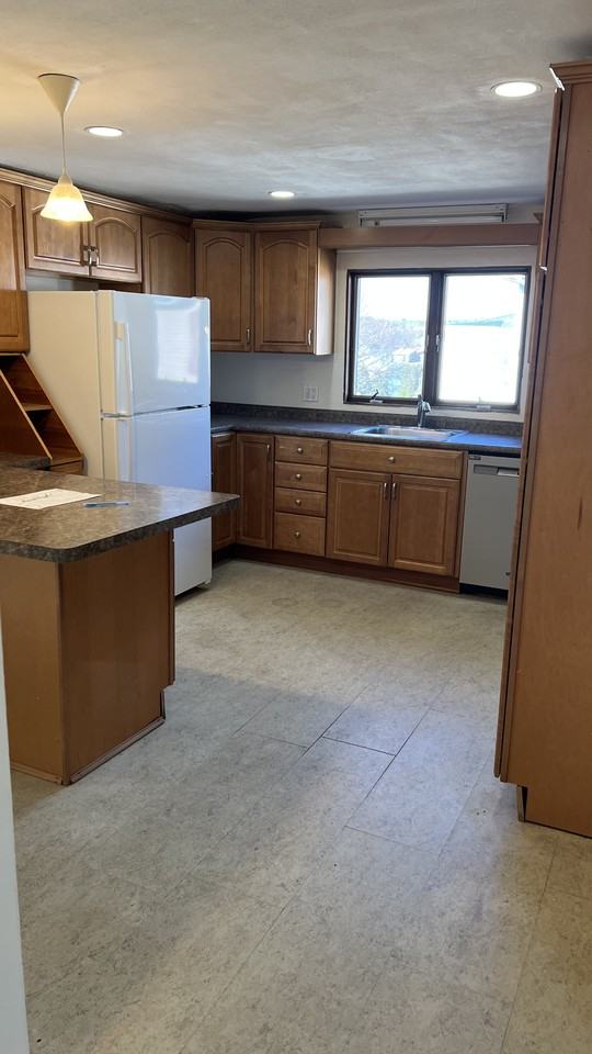 30 Baker St - Photo 2 of 18