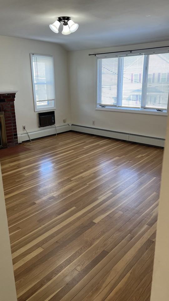 30 Baker St - Photo 3 of 18