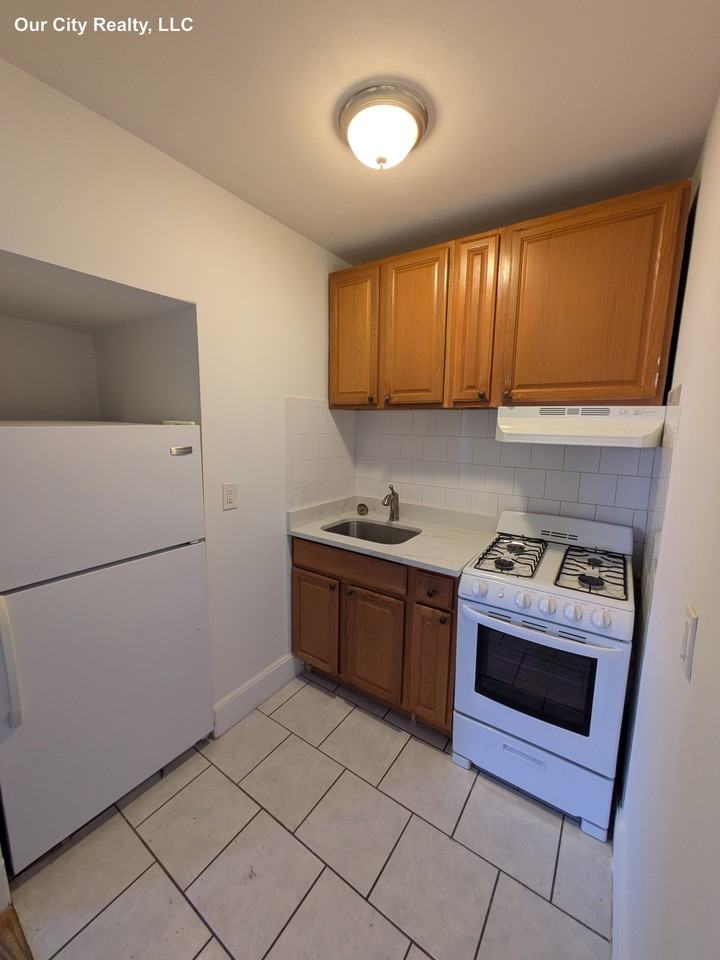 399 Broadway #32 - Photo 3 of 7