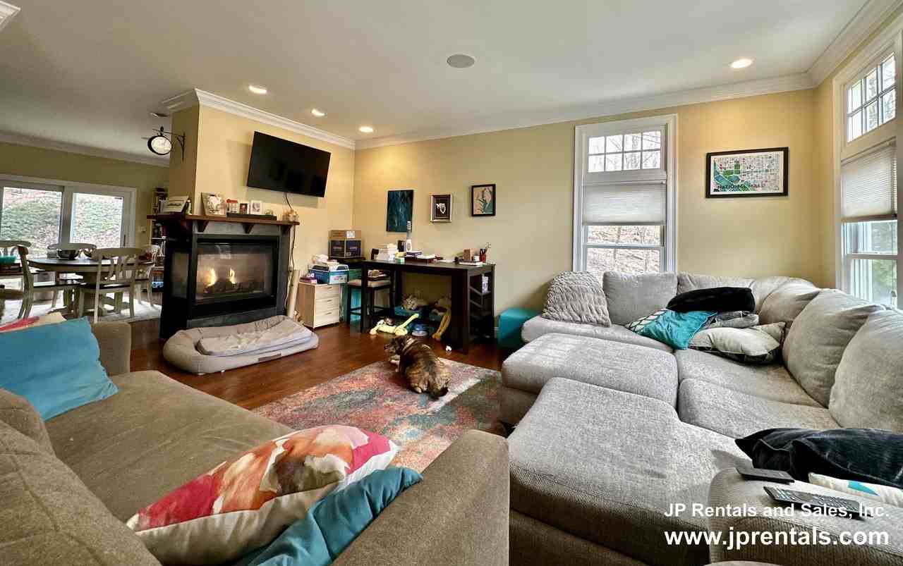 90 Glen Rd - Photo 2 of 23