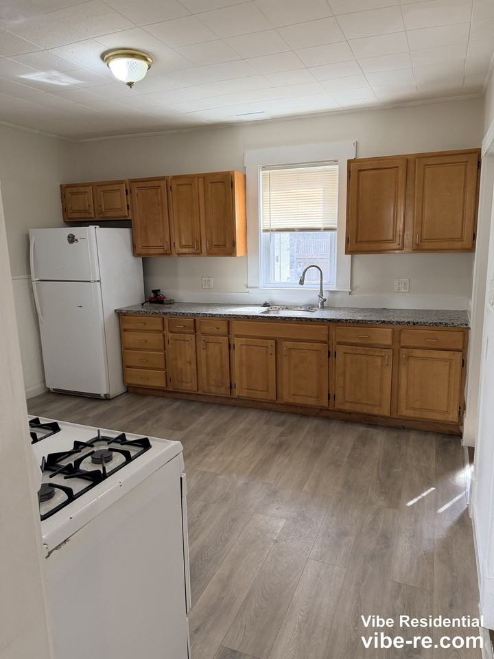 832 Washington St #3 - Photo 3 of 24