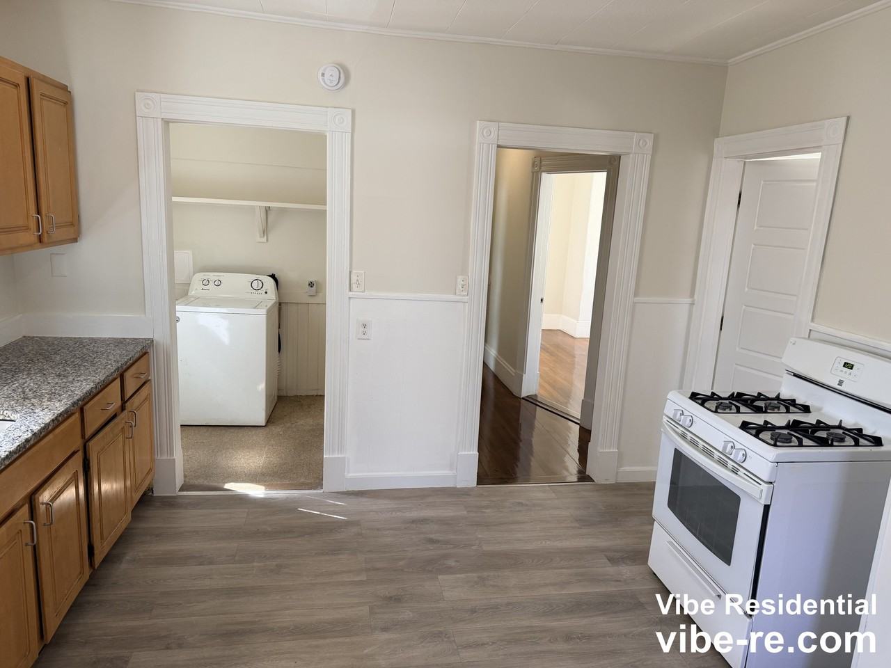 832 Washington St #3 - Photo 4 of 24