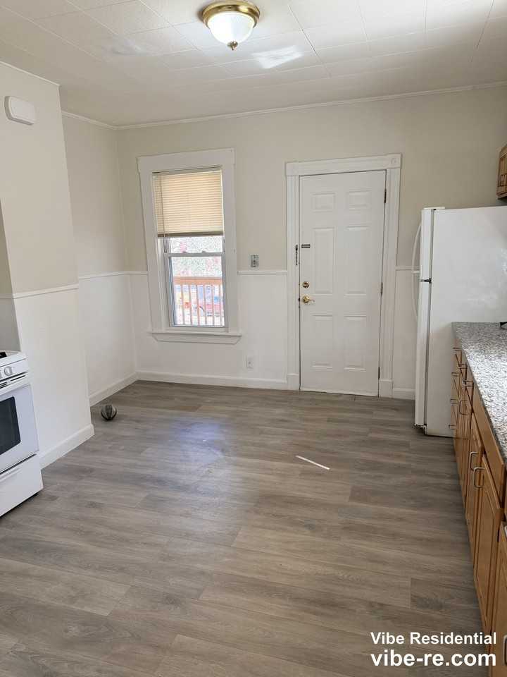 832 Washington St #3 - Photo 5 of 24