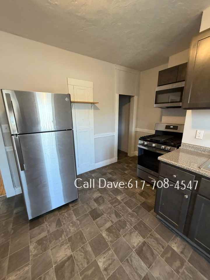 33 Lourdes Ave #5 - Photo 3 of 22