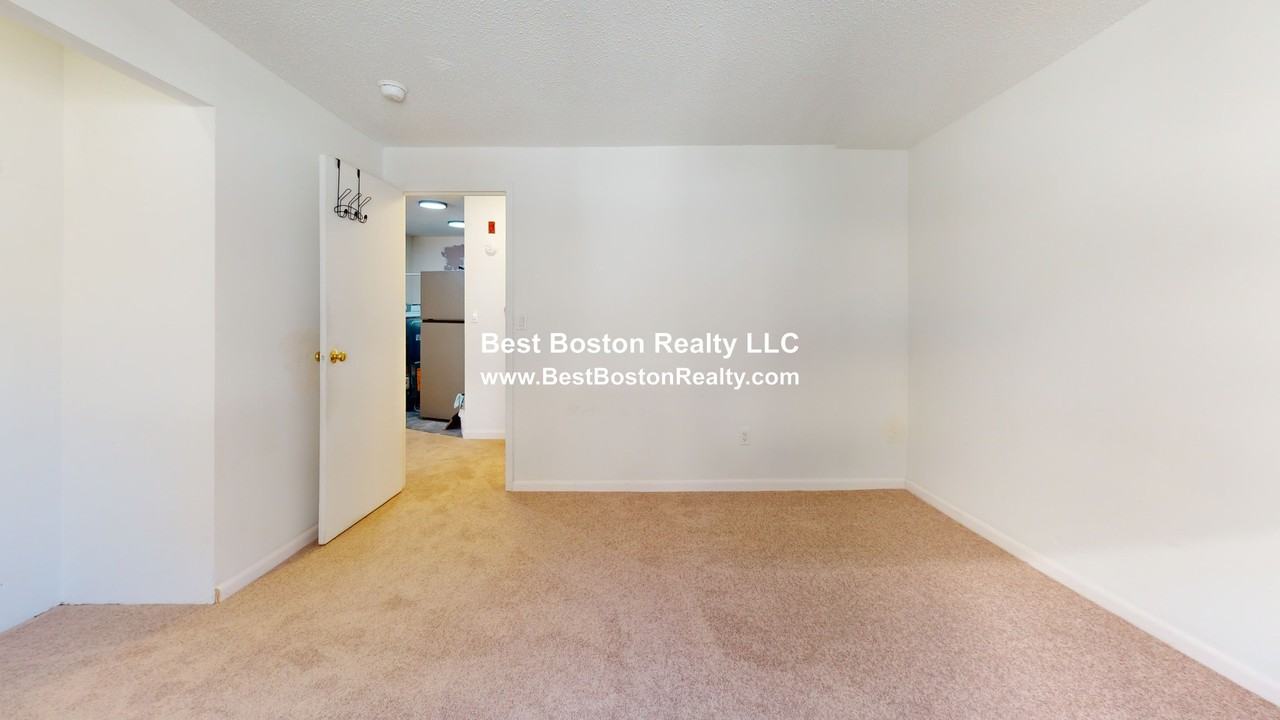 1123 Revere Beach Pkwy #302 - Photo 3 of 7
