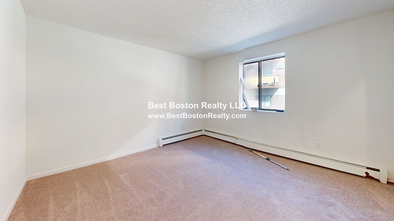 1123 Revere Beach Pkwy #302 - Photo 4 of 7