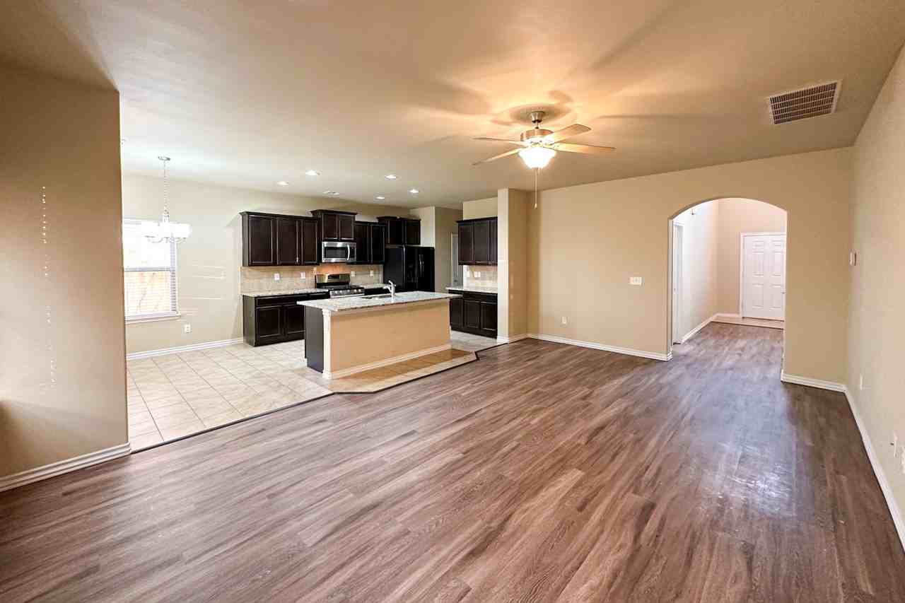 2409 Rosa Cir - Photo 3 of 35