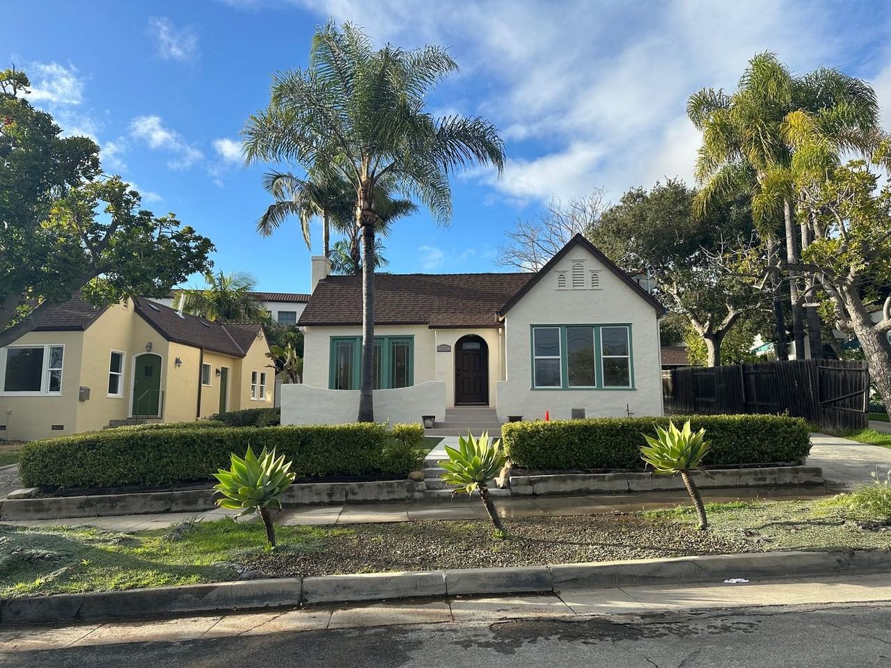 417 Montgomery St - Photo 2 of 13