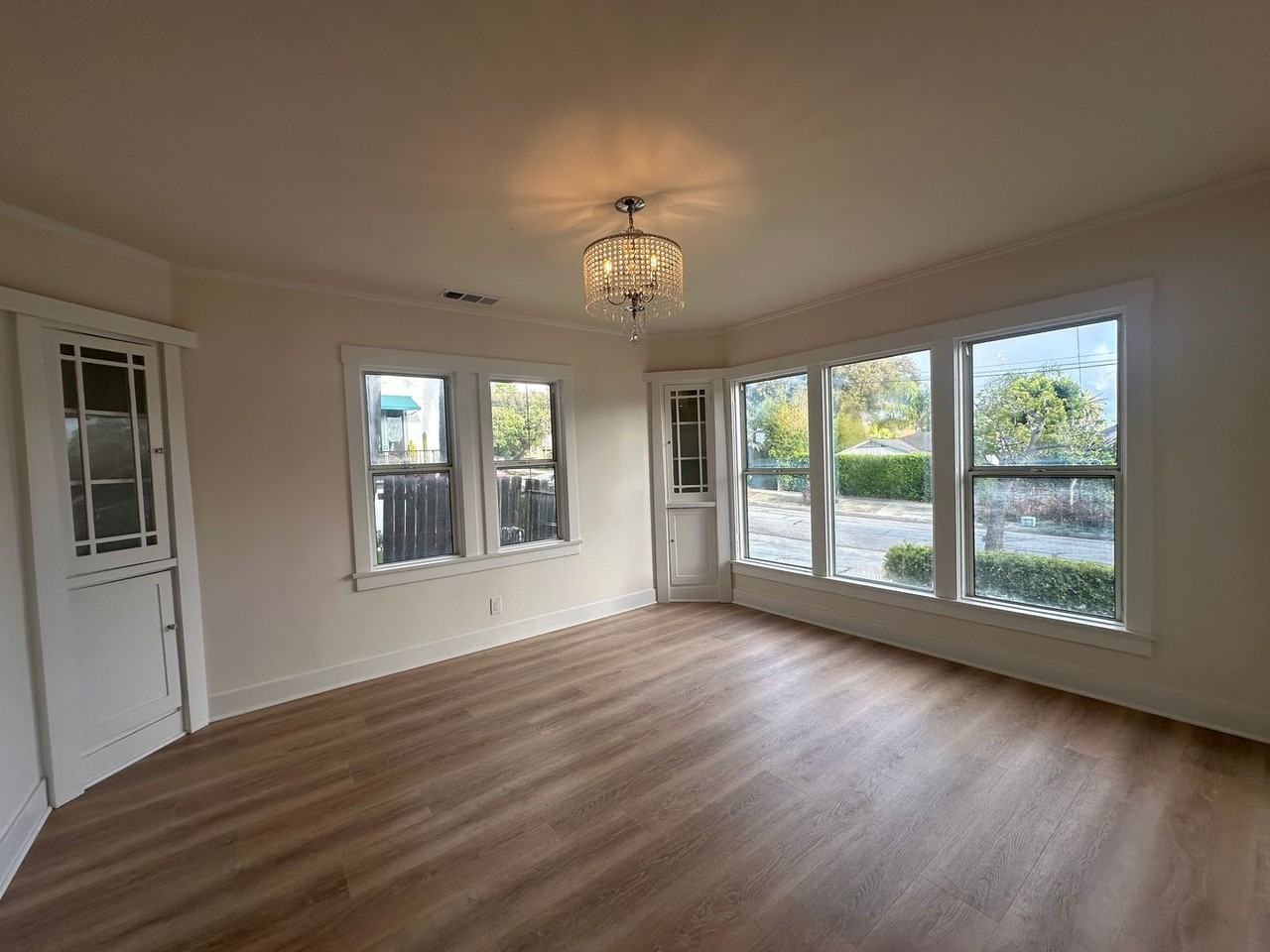 417 Montgomery St - Photo 5 of 13