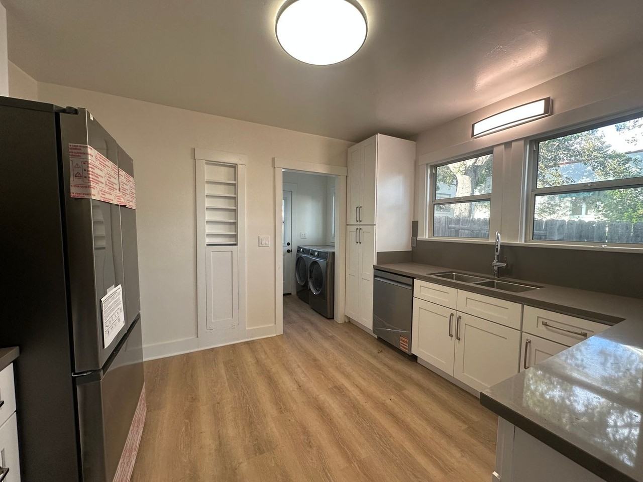 417 Montgomery St - Photo 7 of 13