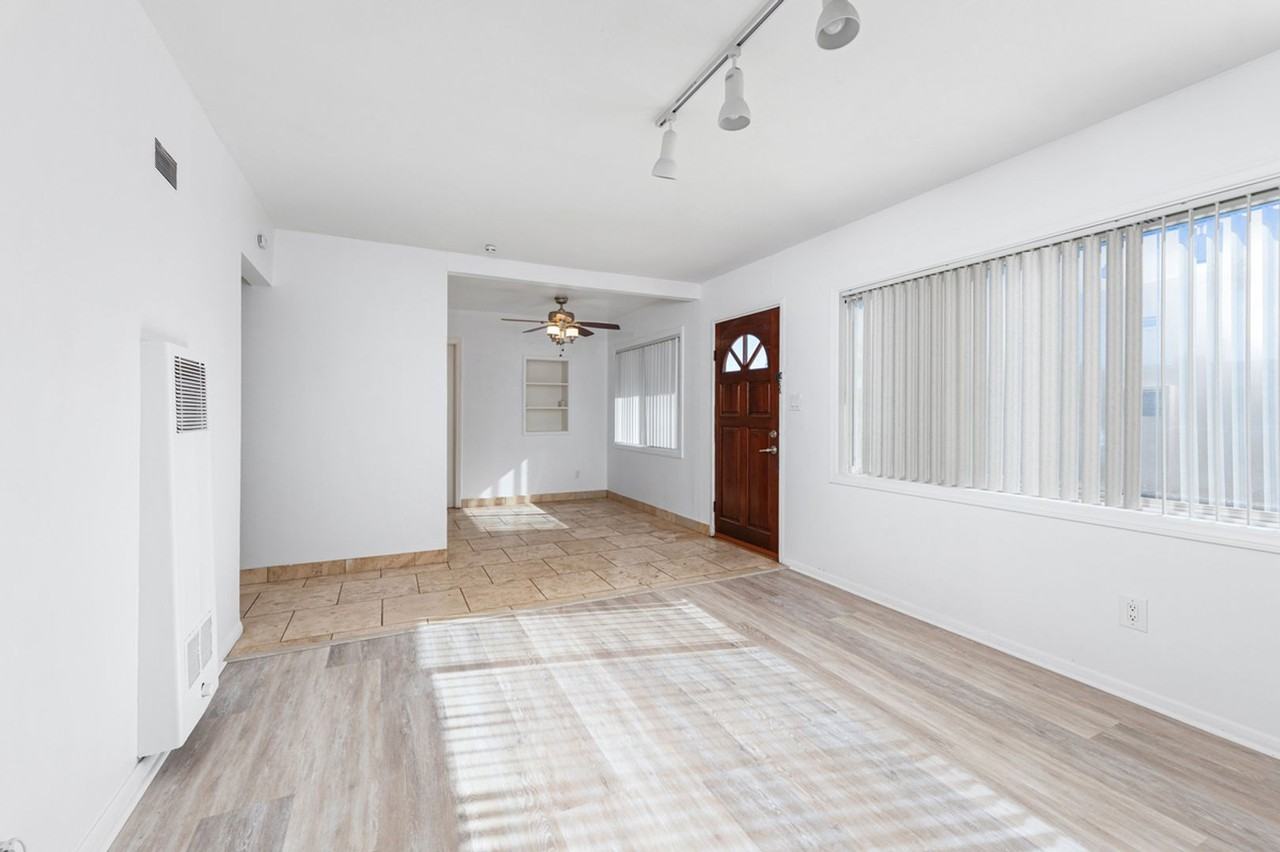 4390 Tecumseh Way - Photo 6 of 29