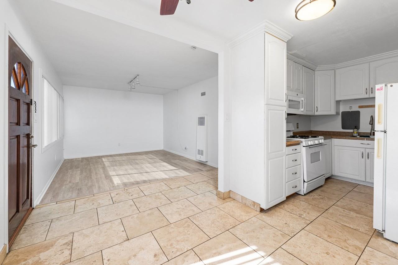 4390 Tecumseh Way - Photo 7 of 29