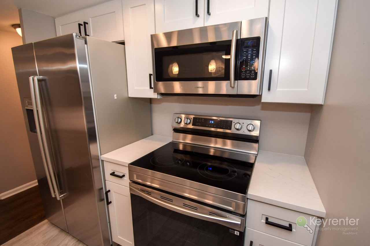 156 Berwick Pl #22G - Photo 2 of 11