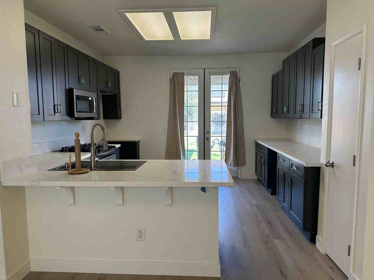 2248 E La Vida Ave - Photo 5 of 23