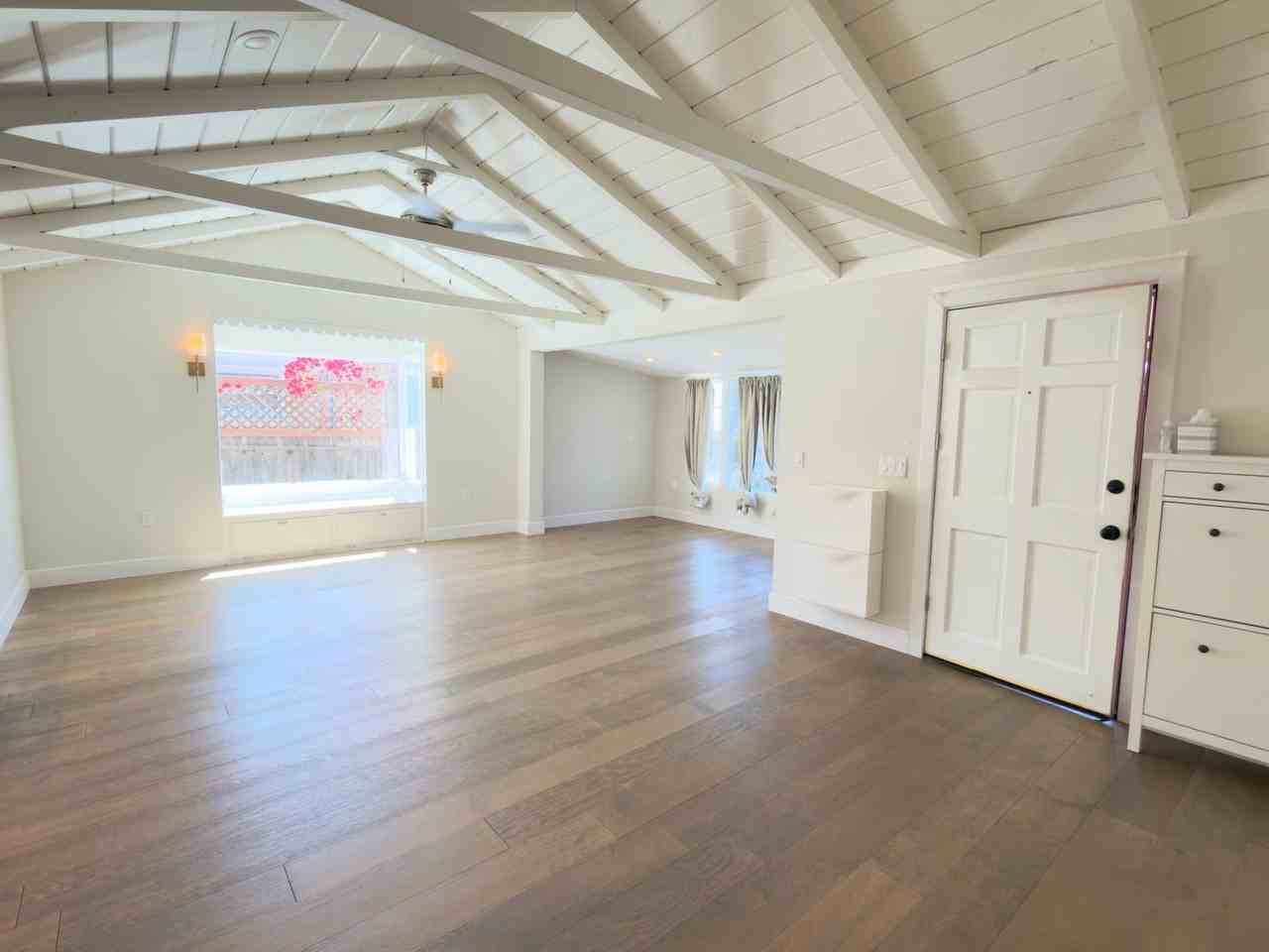 247 N Citrus Ave - Photo 4 of 25