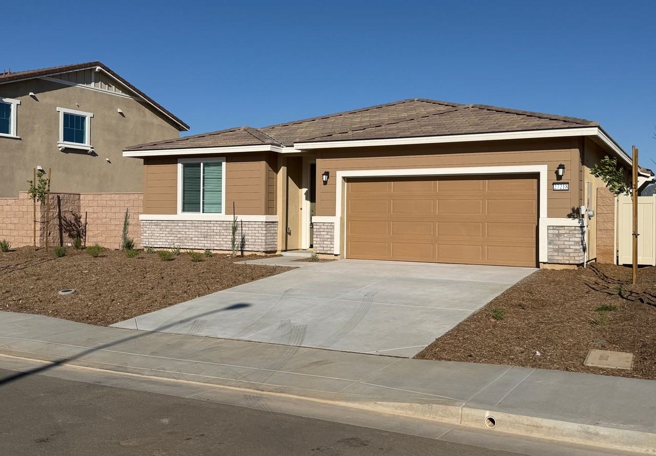 27218 Pennywhistle Way - Photo 2 of 12