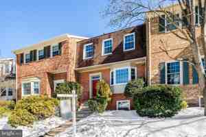 featured image of 8225 Cedar Landing Ct #1