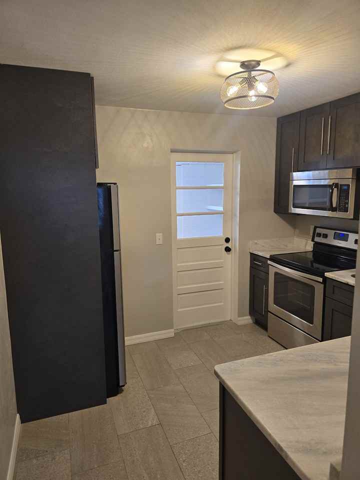 650 Avenue B Sw #650 - Photo 6 of 18