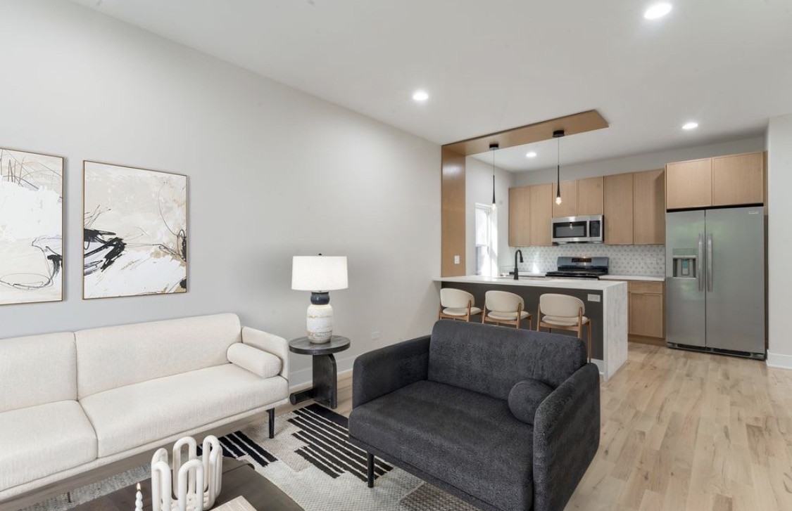 6404 S Vernon Ave #2 - Photo 3 of 16