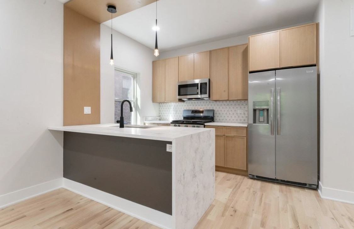 6404 S Vernon Ave #2 - Photo 5 of 16