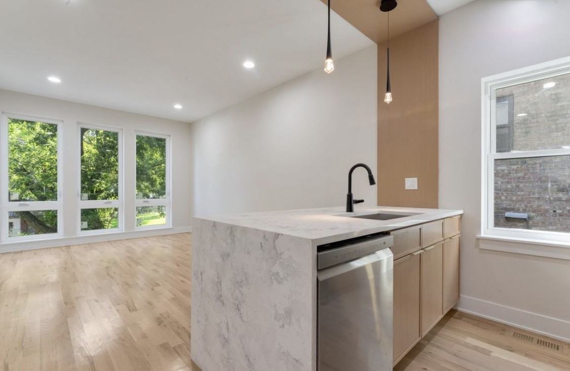 6404 S Vernon Ave #2 - Photo 6 of 16