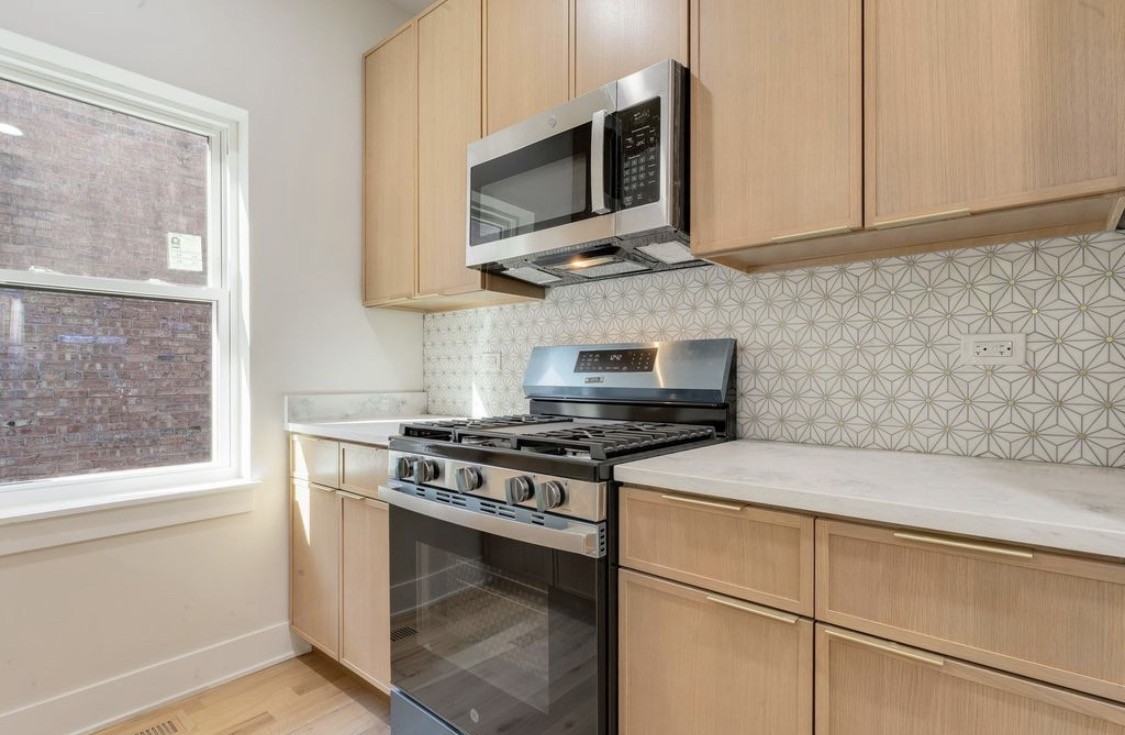 6404 S Vernon Ave #2 - Photo 7 of 16