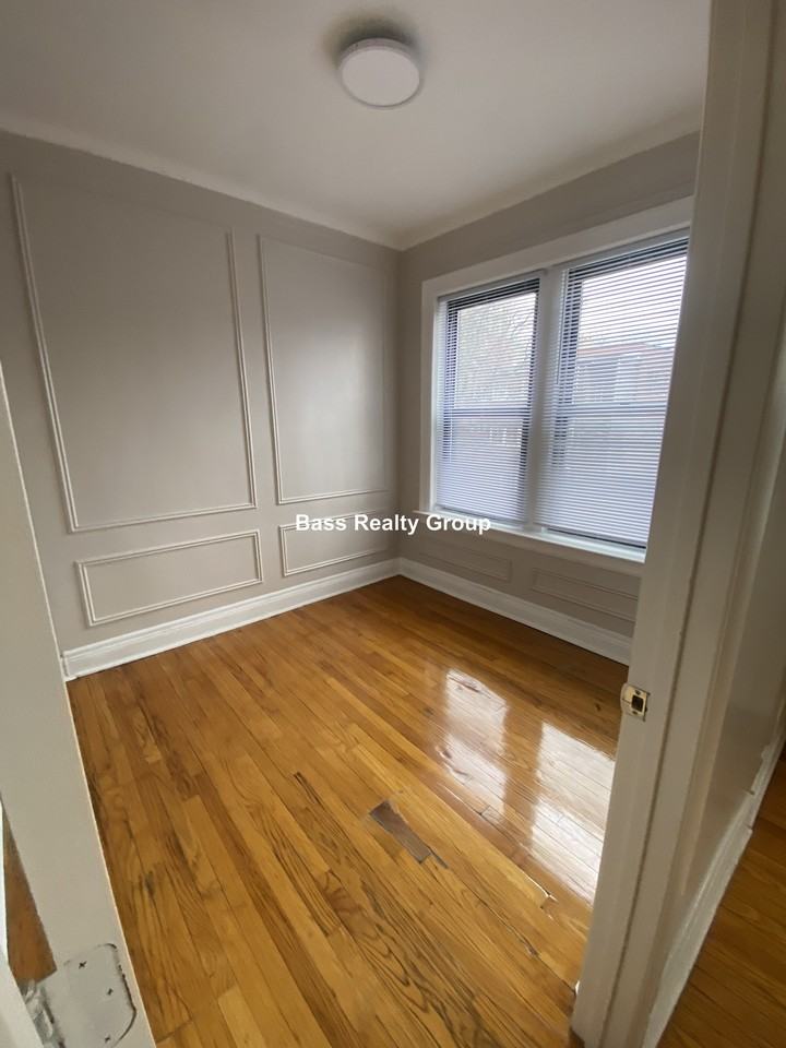 5114 S Blackstone Ave #B5 - Photo 2 of 12