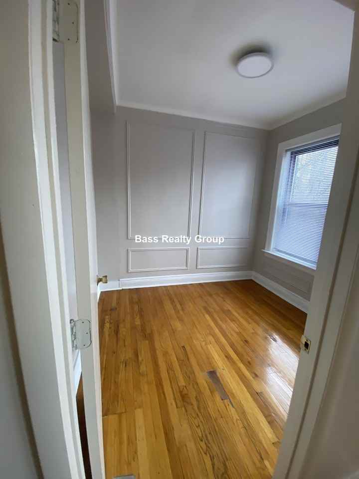 5114 S Blackstone Ave #B5 - Photo 7 of 12