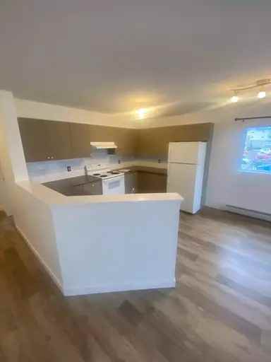 11240 104 Ave #201 - Photo 3 of 7