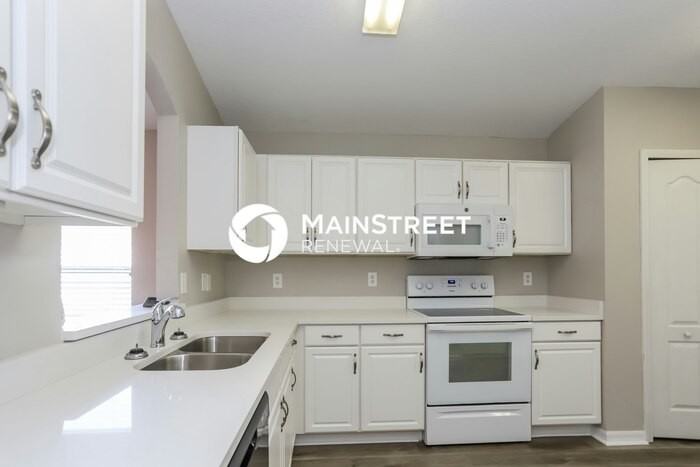 8007 Canterbury Lake Blvd - Photo 4 of 16