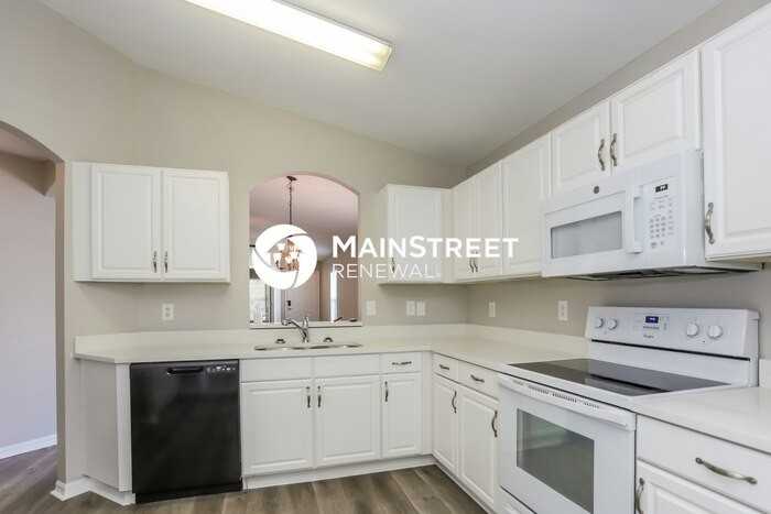 8007 Canterbury Lake Blvd - Photo 5 of 16