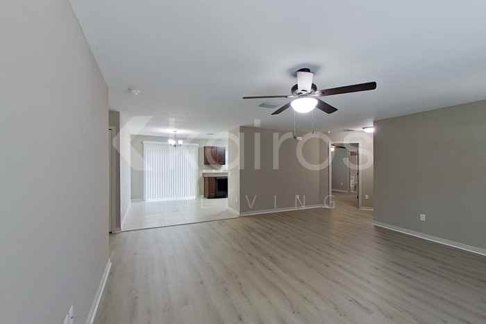 56 Fisher Way - Photo 2 of 21