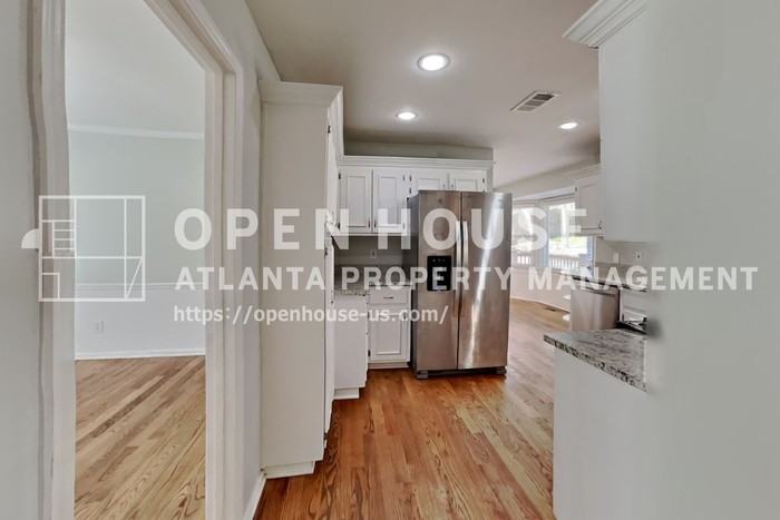 210 Weatherstone Pkwy - Photo 6 of 22