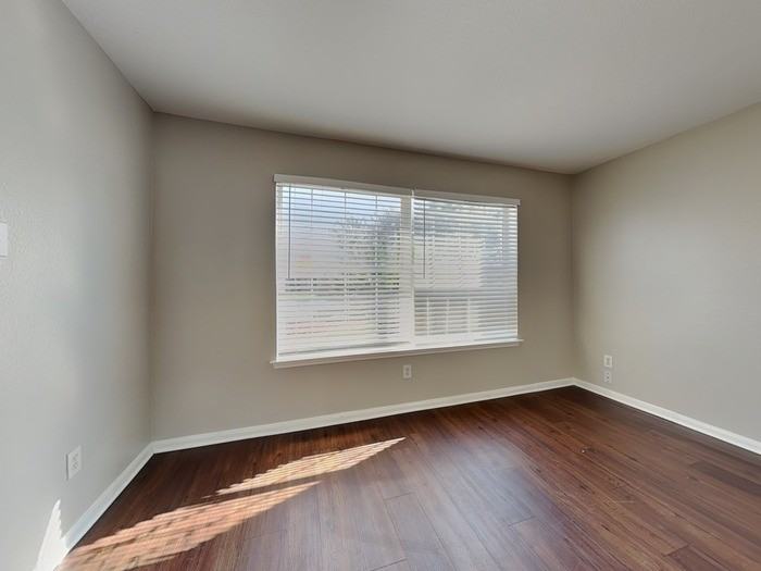 10515 Berclair Dr - Photo 4 of 25