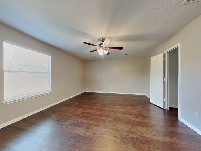 10515 Berclair Dr - Photo 5 of 25