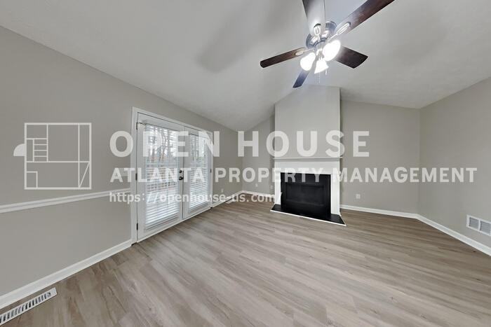 5493 Riverchase Dr - Photo 4 of 21