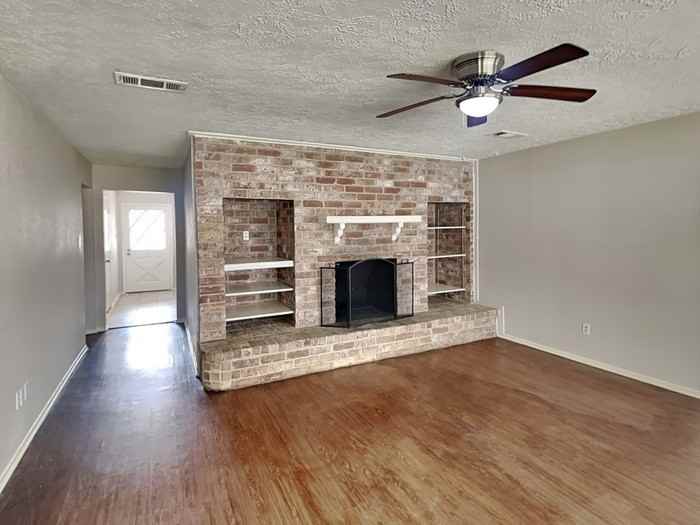 4315 Sloangate Dr - Photo 6 of 22