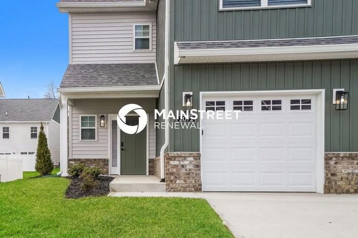 2072 N Sarah Dr - Photo 2 of 17