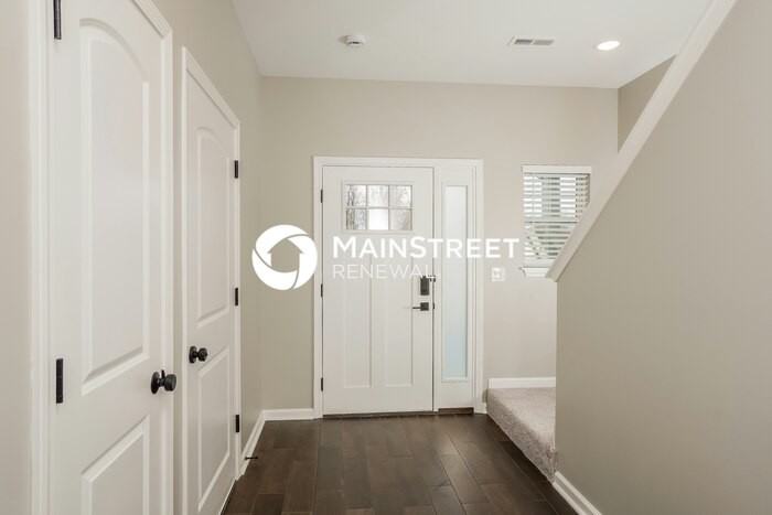 2072 N Sarah Dr - Photo 5 of 17