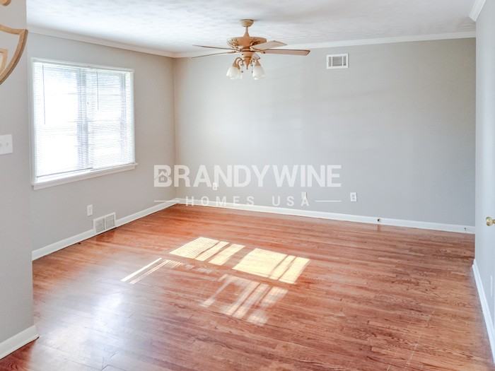 4668 Priscilla Ave - Photo 3 of 18