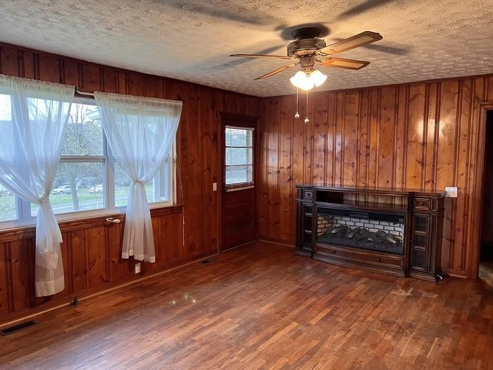 4050 Twin Lakes Rd - Photo 4 of 14