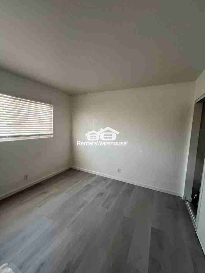 605 S Royal Crest Cir #19 - Photo 7 of 9